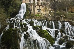 beautiful waterfalls  de Orbaneja 